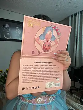 kim_zaratte Adlı Modelin Canlı XXX Sohbeti