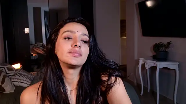 Milana_De Adlı Modelin Canlı XXX Sohbeti