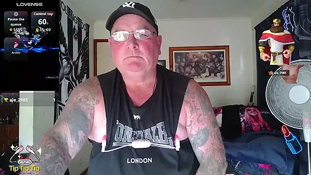 KINKYBLUEYES69 élő XXX-chatje