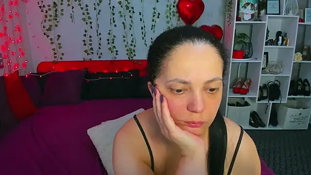 Show modela DarlingMilf na web-kameri