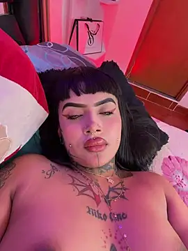 LauriInk1's Live XXX Chat