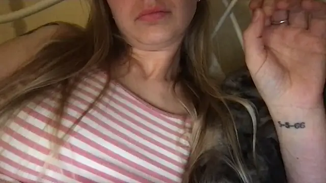 Chat XXX en directo de rosepuzzy69