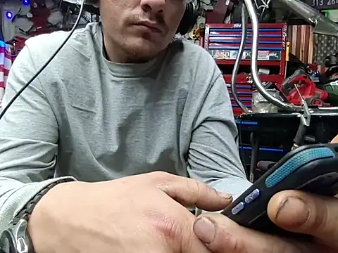 twistafatpipe: онлайн-секс-чат