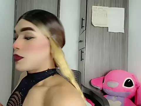 DollsKiara's Live XXX Chat