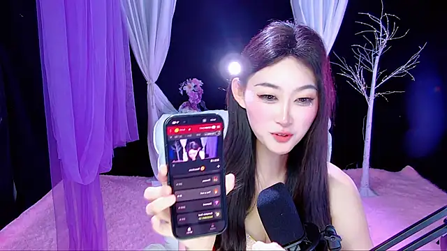 Tili-668's Live XXX Chat