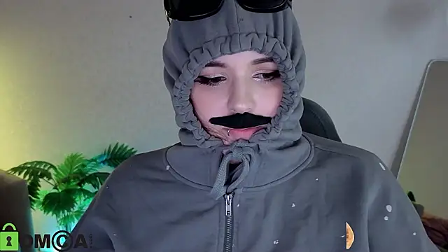 Mia_R0ss Adlı Modelin Canlı XXX Sohbeti