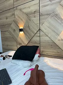 AmbarBlosom Adlı Modelin Canlı XXX Sohbeti