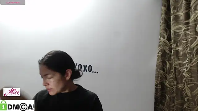 Alicesoul Adlı Modelin Canlı XXX Sohbeti