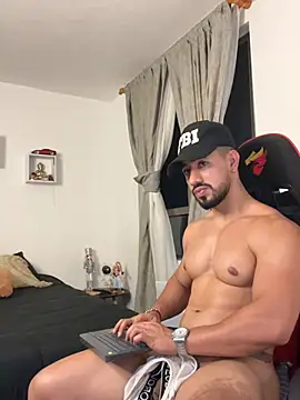 Ezzio_Scolaro 라이브 XXX 채팅