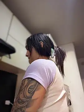 Isabella-Teen Chat XXX in diretta