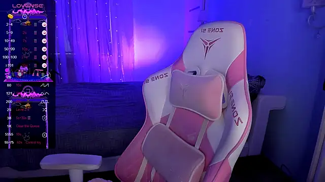 AnyaTaylor_ Chat XXX in diretta