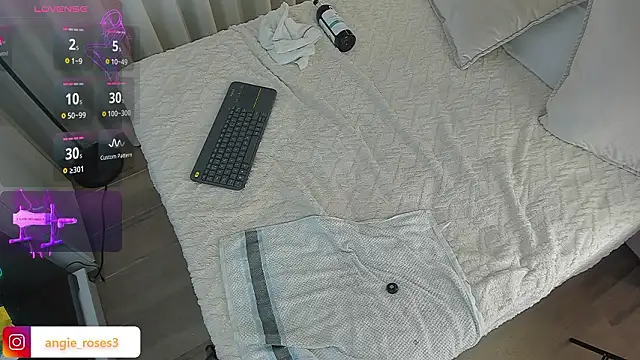 Pokazy przed kamerką – angiee_roses