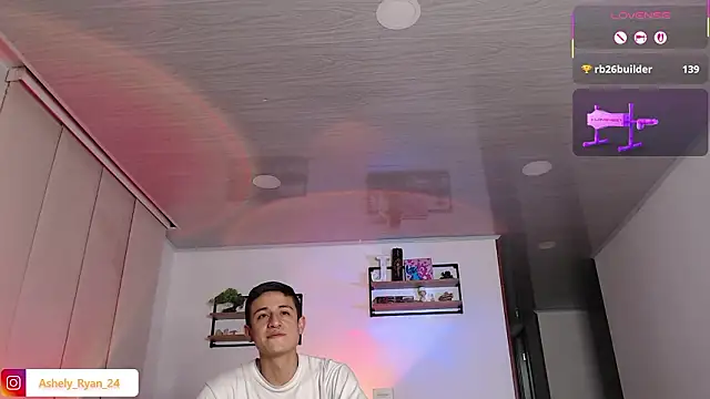 ashely_ryan24 élő XXX-chatje