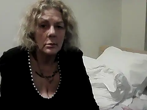 Latex_shantie élő XXX-chatje