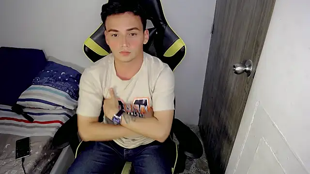 Show modela Mathias_twinkk na web-kameri