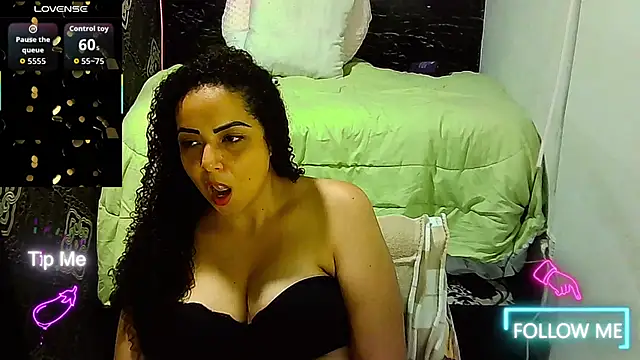 _naughty_milf's Live XXX Chat