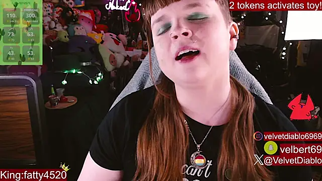  Živý XXX chat VelvetDiablo