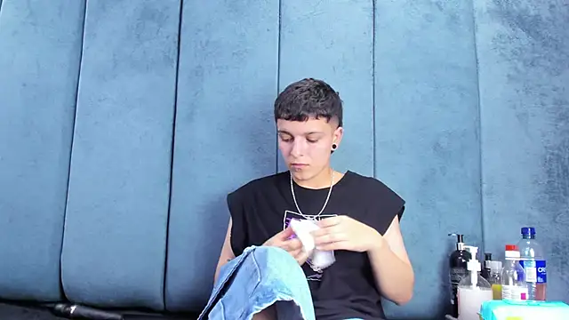 Megan_Thompson_ Live XXX-Chat