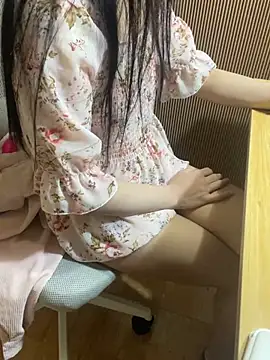 Mina048 在線直播表演