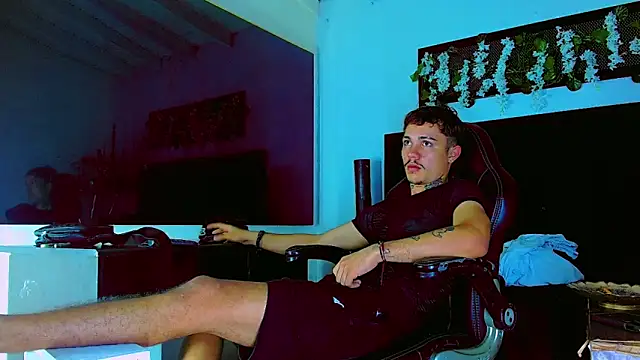 HannibalLester Chat XXX in diretta