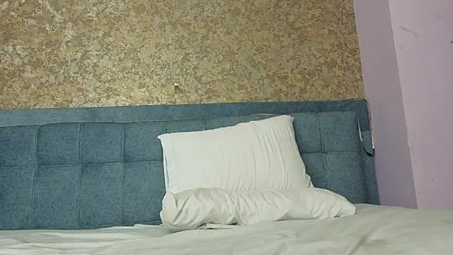 IsaSkinnyのライブXXXチャット