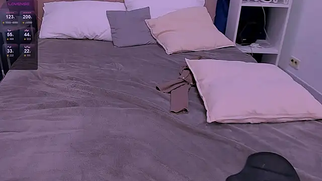 Janie_JJ_Curvie's Live XXX Chat