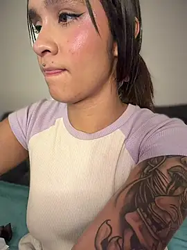 Isabella-Teen's Live XXX Chat