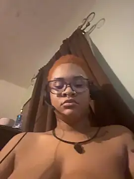 XXX chat uživo modela nickytheehawtie