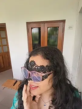 Ruvi_Queen লাইভ XXX চ্যাট