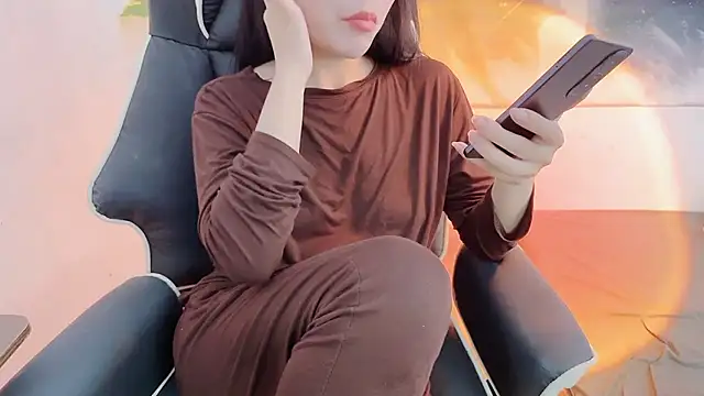 Bino119 Adlı Modelin Canlı XXX Sohbeti