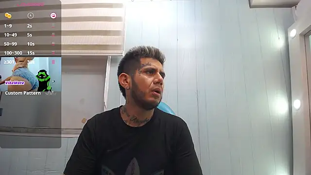 Chat XXX ao vivo de allison_max_tattoo