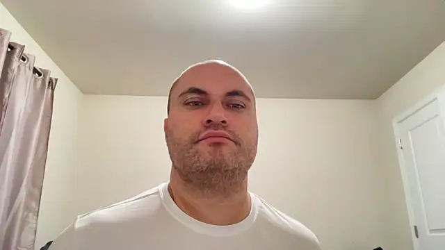 SluggishChase99 élő XXX-chatje