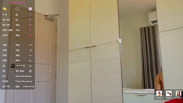 MilaReef's Live XXX Chat