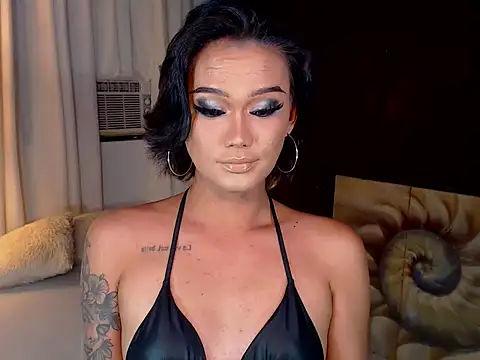 Show modela xXLustFullTransXx na web-kameri