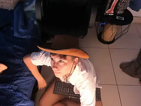 Show modela Taveko_Soler na web-kameri