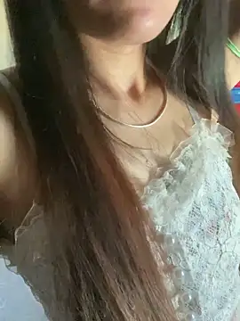 PhanHaa's Live XXX Chat