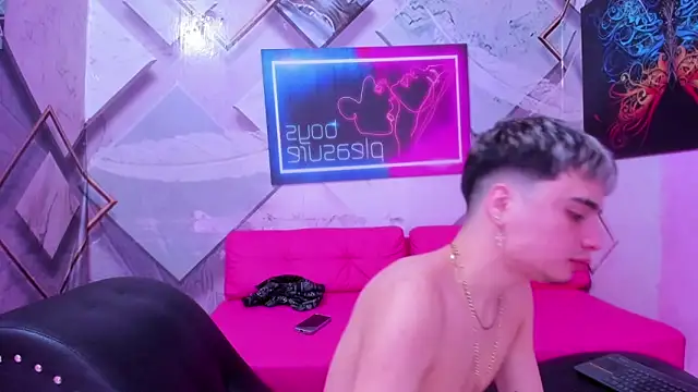 Chat XXX en directo de rhabena_boysex