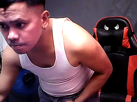 sweet_sexyasian69: онлайн-секс-чат