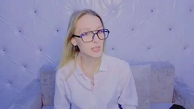 Chat +18 de Akiro_Kim7 ao vivo