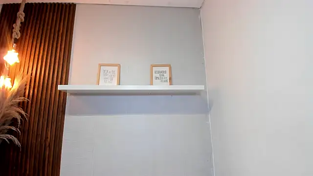 LANA-JONNES – Naživo XXX chat