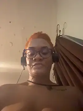 Chat +18 de nickytheehawtie ao vivo