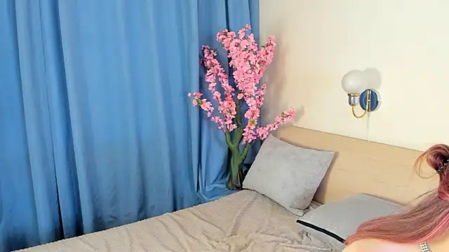 PeachMirth – Kamerová šou