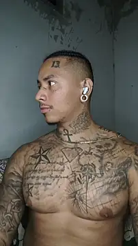 David_tatto1: онлайн-секс-чат