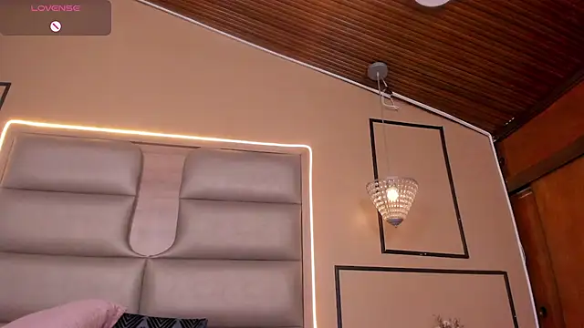 دردشة CAYLINCOLLINS الجنسية المباشرة