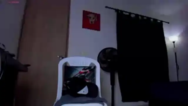 Cloudy_pigDude webkamerás műsora