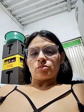 Linda_Lars Live XXX Chat