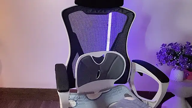 LilorialustのライブXXXチャット