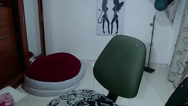 แชท XXX สดของ vivian-milf