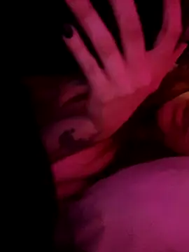 Show modela Maguichavarria21 na web-kameri