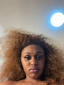 Lafaye19: онлайн-секс-чат